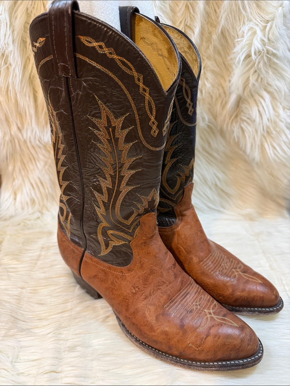 Tony Lama Two-Tone Brown & Dark Brown Embroidered Cowboy Boots- Men’s 10.5D